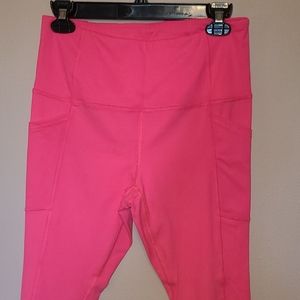 Reebok capri pocket leggings